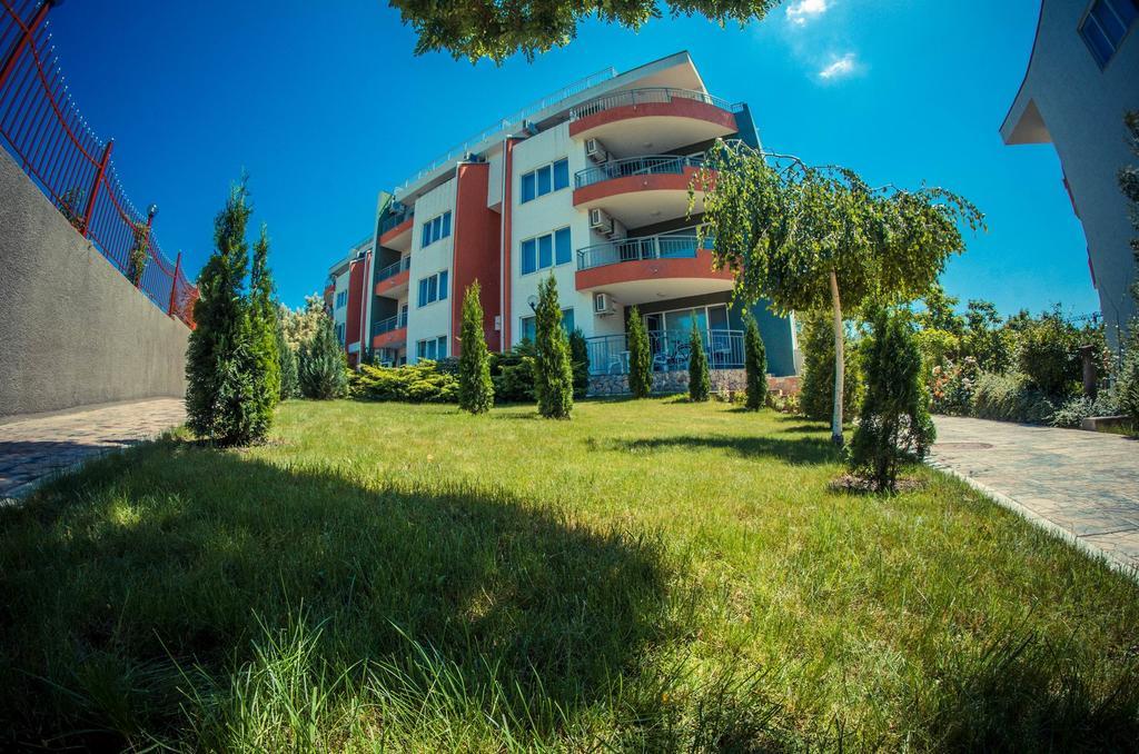 סאני ביץ' Gt Green Fort Beach Apartments מראה חיצוני תמונה