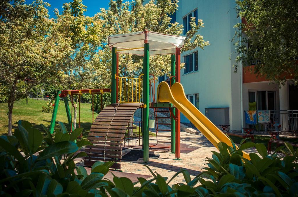 סאני ביץ' Gt Green Fort Beach Apartments מראה חיצוני תמונה