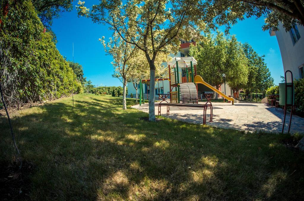 סאני ביץ' Gt Green Fort Beach Apartments מראה חיצוני תמונה
