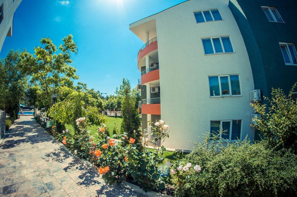 סאני ביץ' Gt Green Fort Beach Apartments מראה חיצוני תמונה