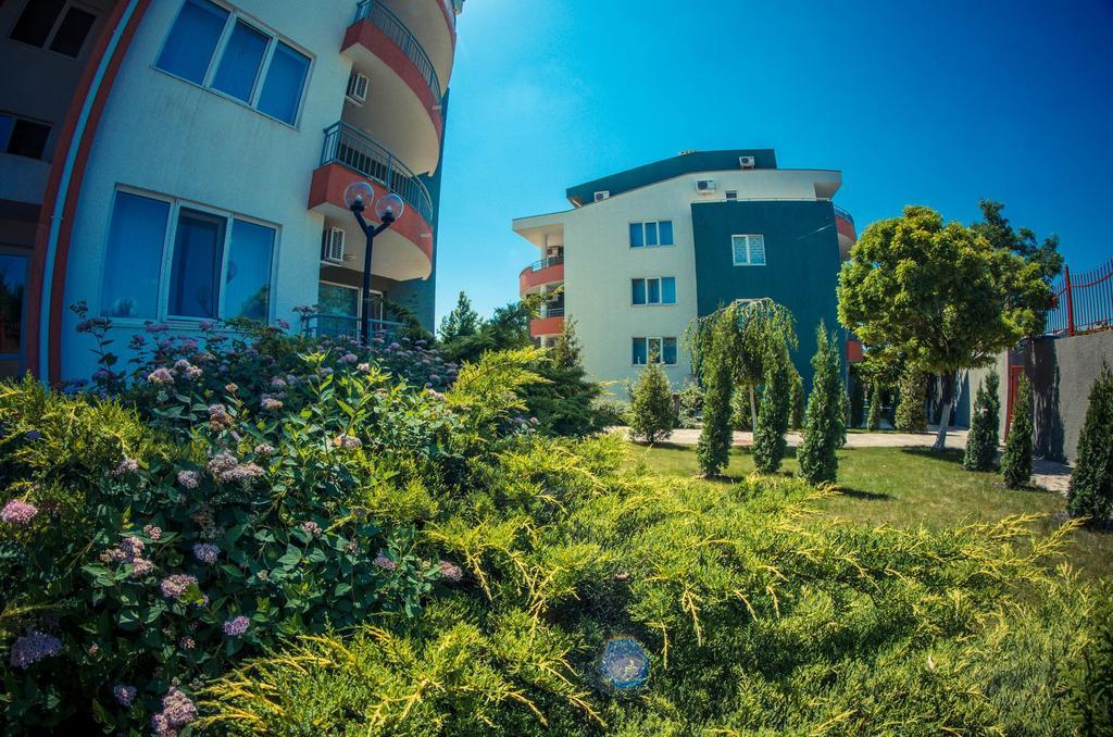סאני ביץ' Gt Green Fort Beach Apartments מראה חיצוני תמונה