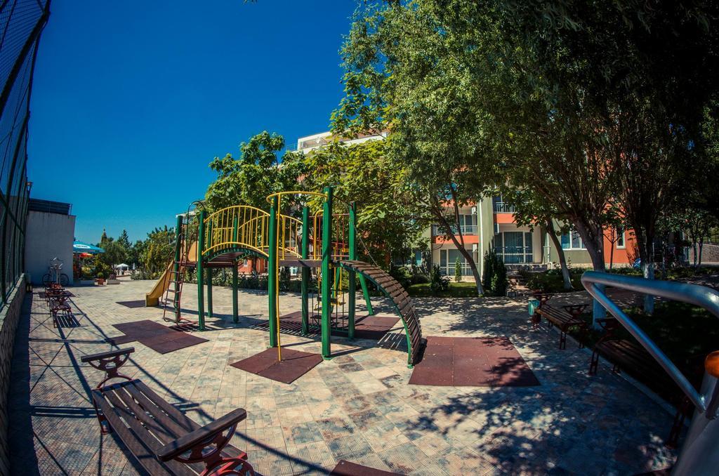 סאני ביץ' Gt Green Fort Beach Apartments מראה חיצוני תמונה