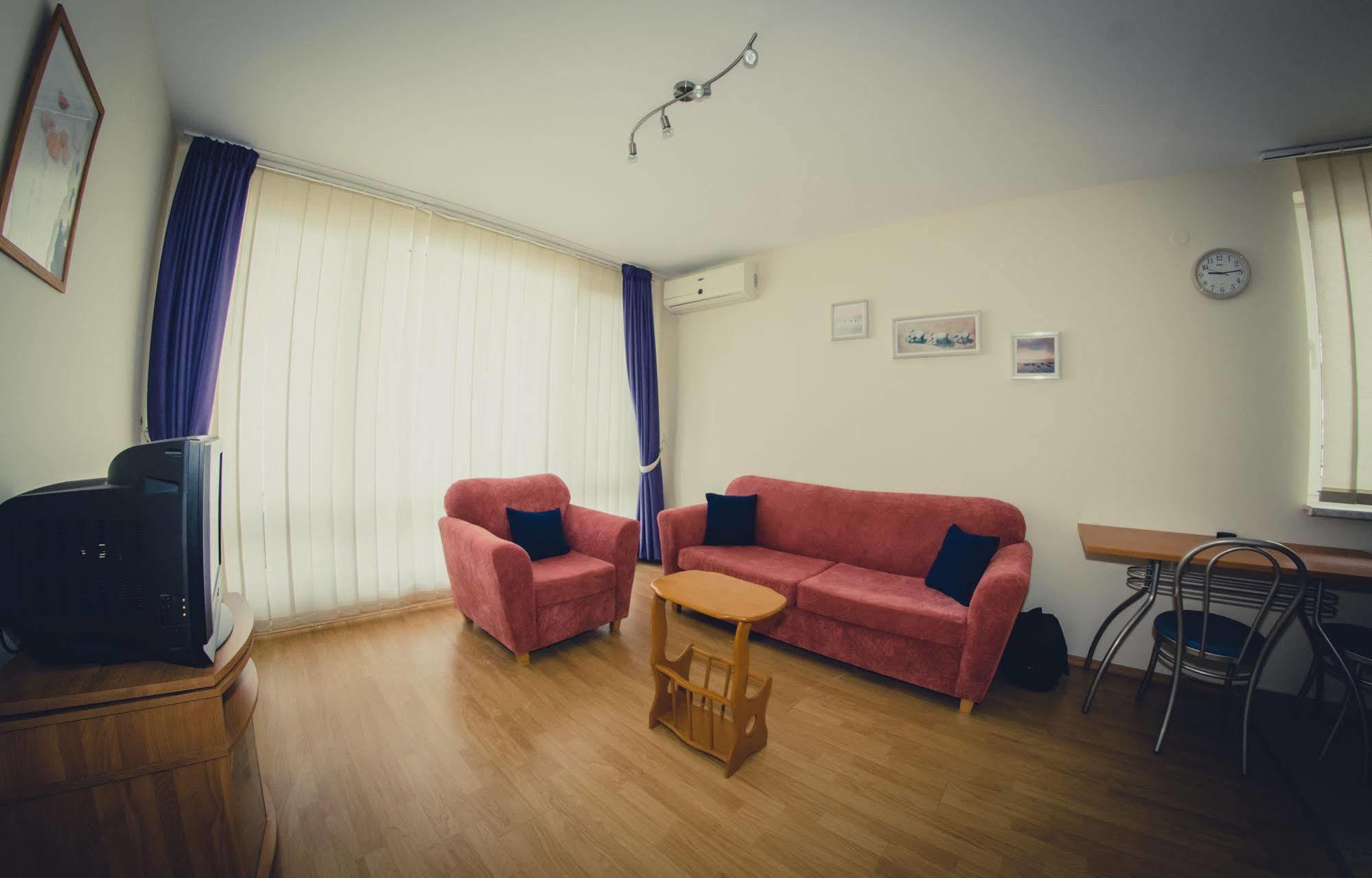 סאני ביץ' Gt Green Fort Beach Apartments מראה חיצוני תמונה