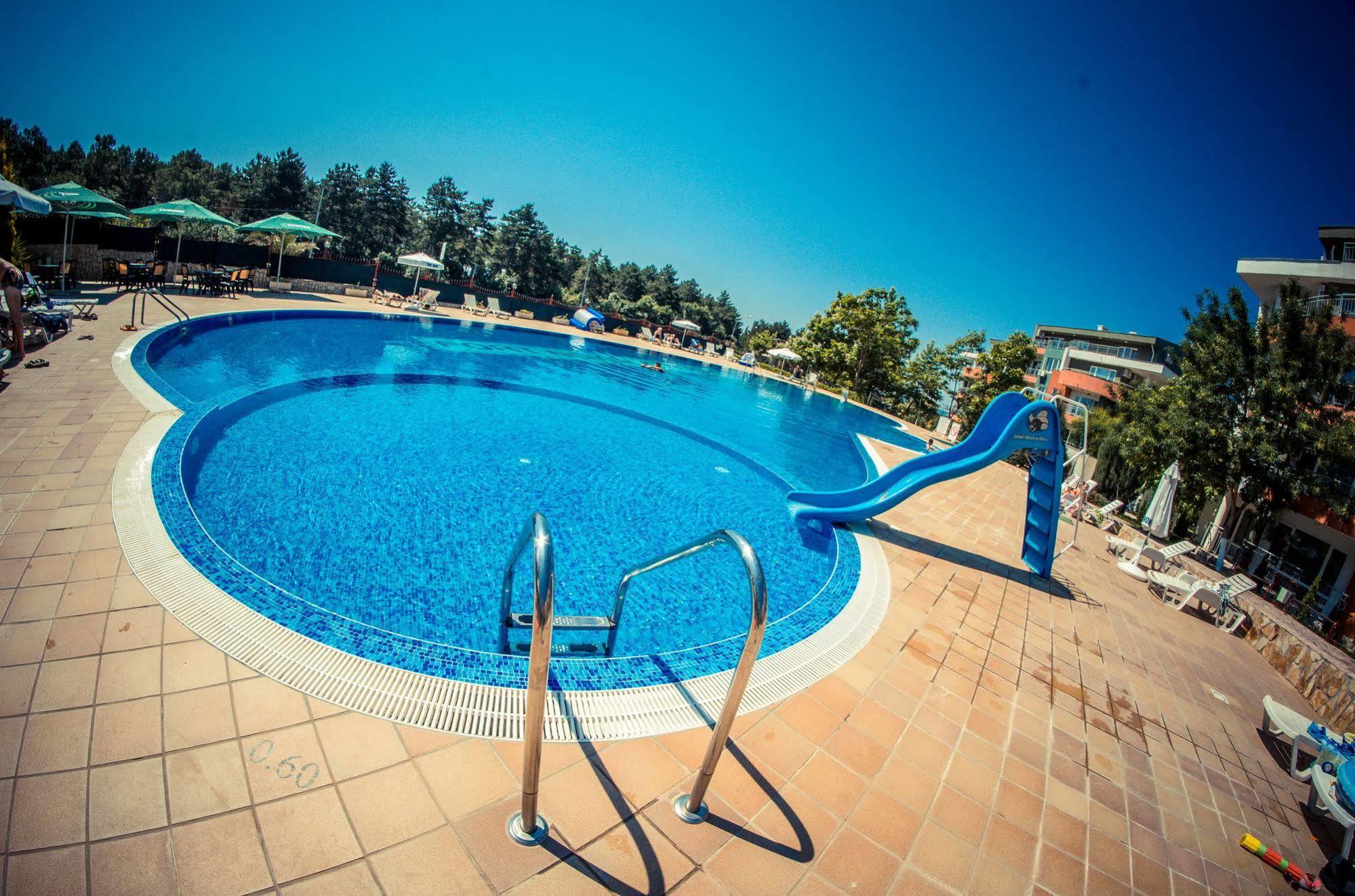 סאני ביץ' Gt Green Fort Beach Apartments מראה חיצוני תמונה