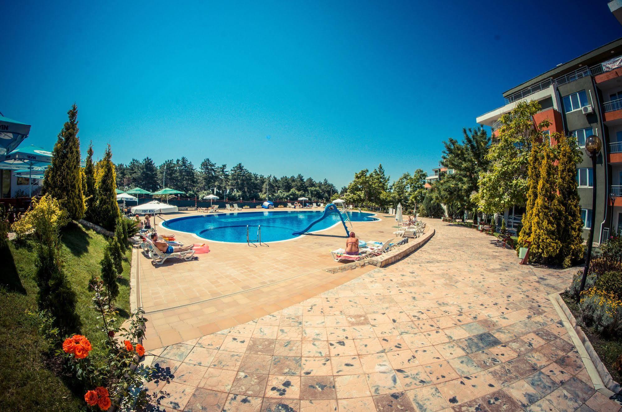 סאני ביץ' Gt Green Fort Beach Apartments מראה חיצוני תמונה
